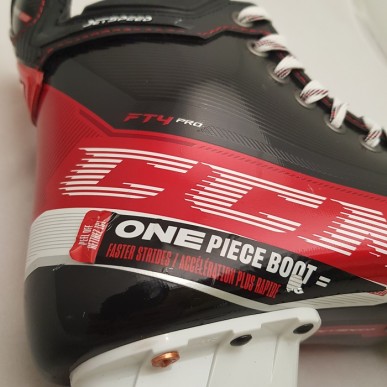 Demo CCM Jetspeed FT4 Pro Pusaudžu Hokeja Slidas