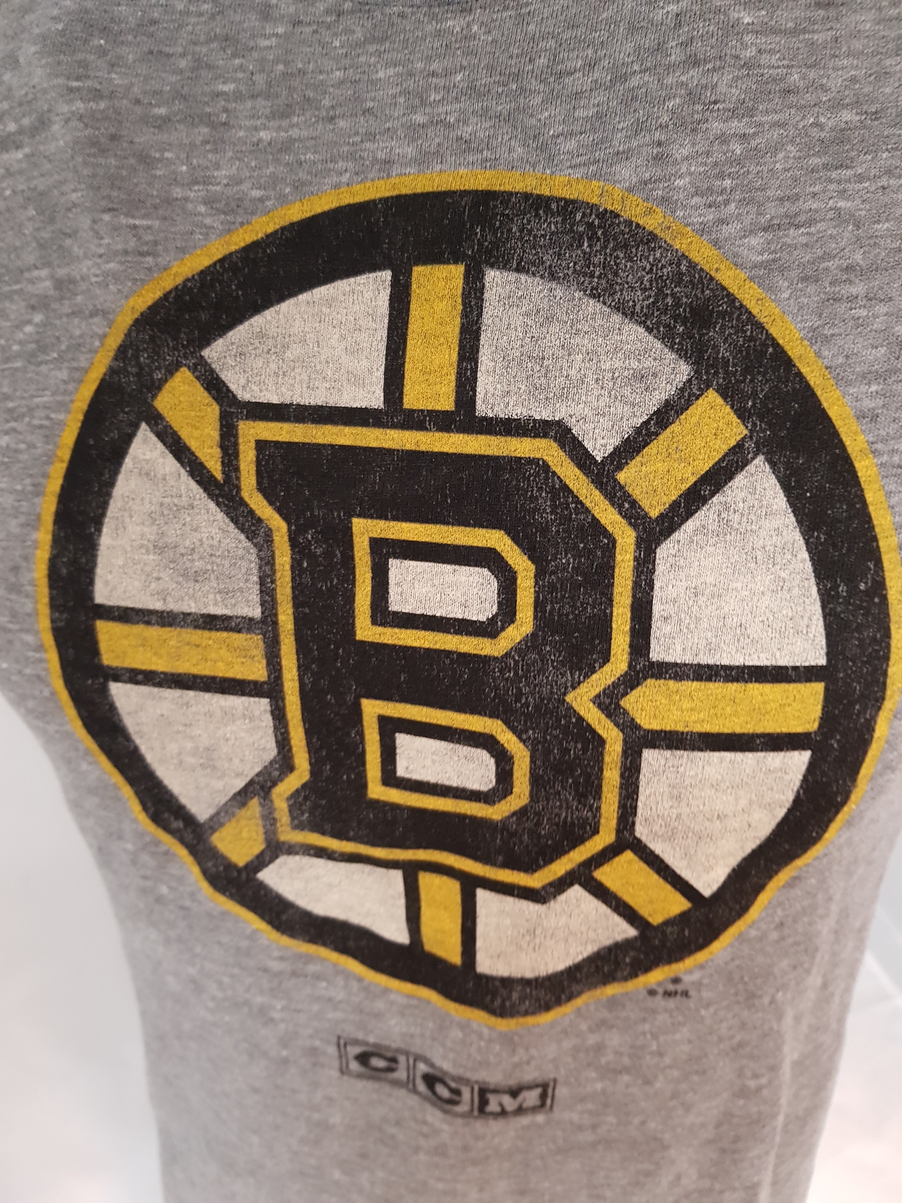 CCM Boston Bruins Pieaugušo T-Krekls - Pieaugušo Krekli un Polo Krekli - Pieaugušo Apģērbs ...